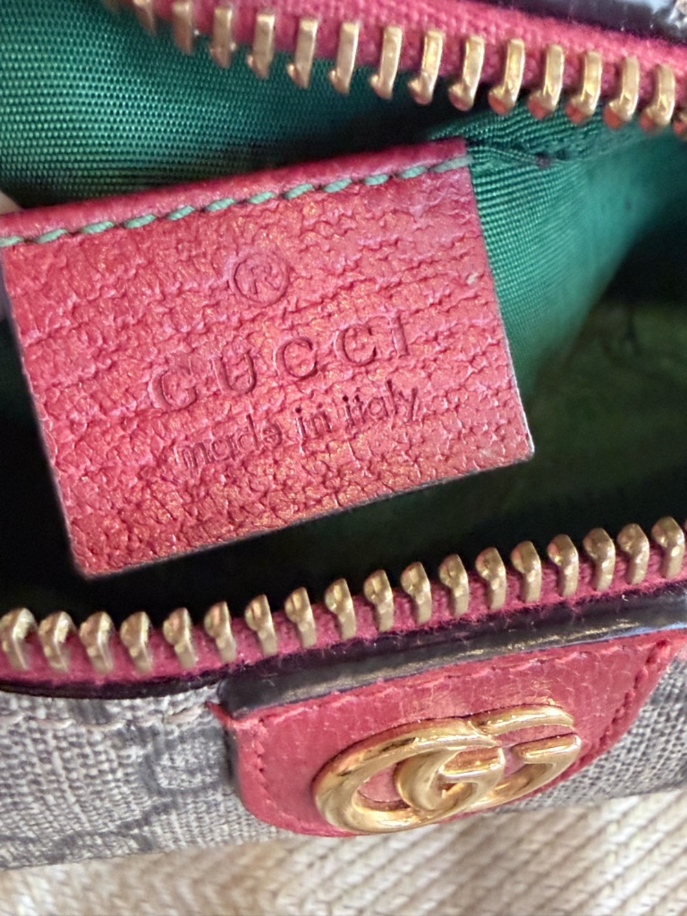 Gucci Gray GG Supreme Cosmetic Case with Red Accents - Picture 6 of 7